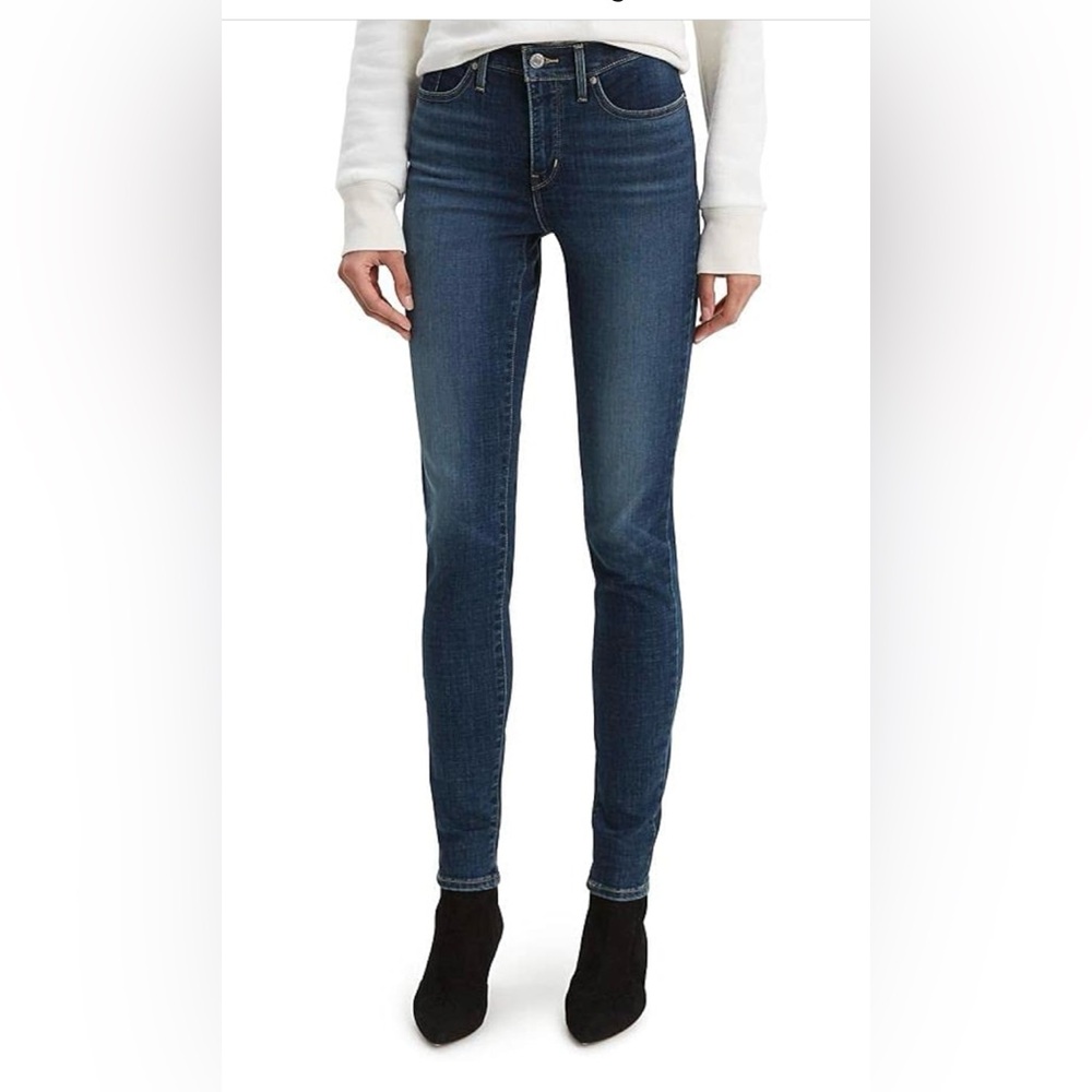 Levi's Women's 311 Shaping Skinny size 26 regular in dark indigo color
